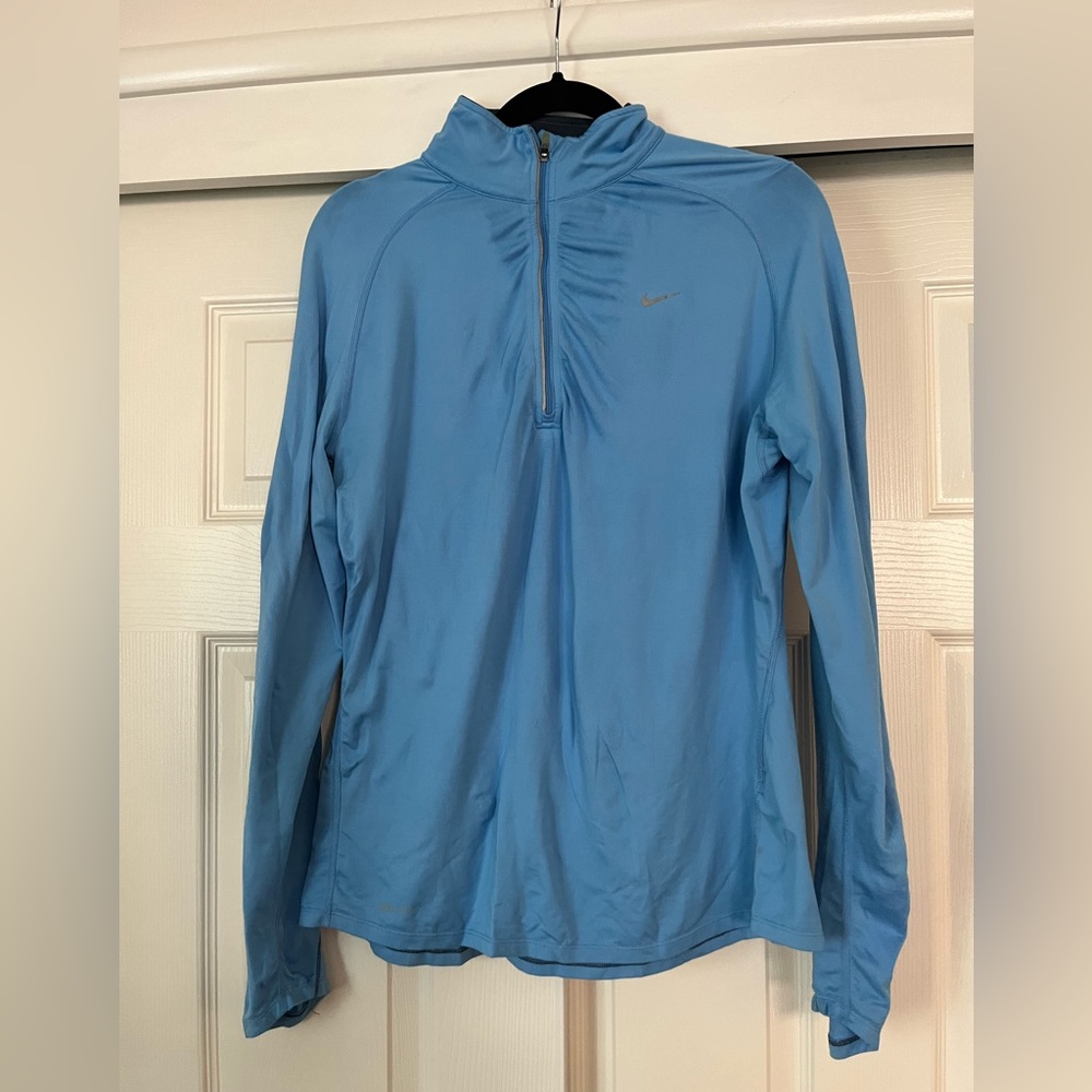 L Nike Drifit top